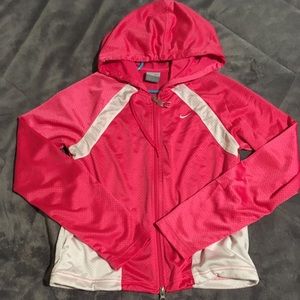Girls Nike jacket size 4t/6t fits more like a 6t
